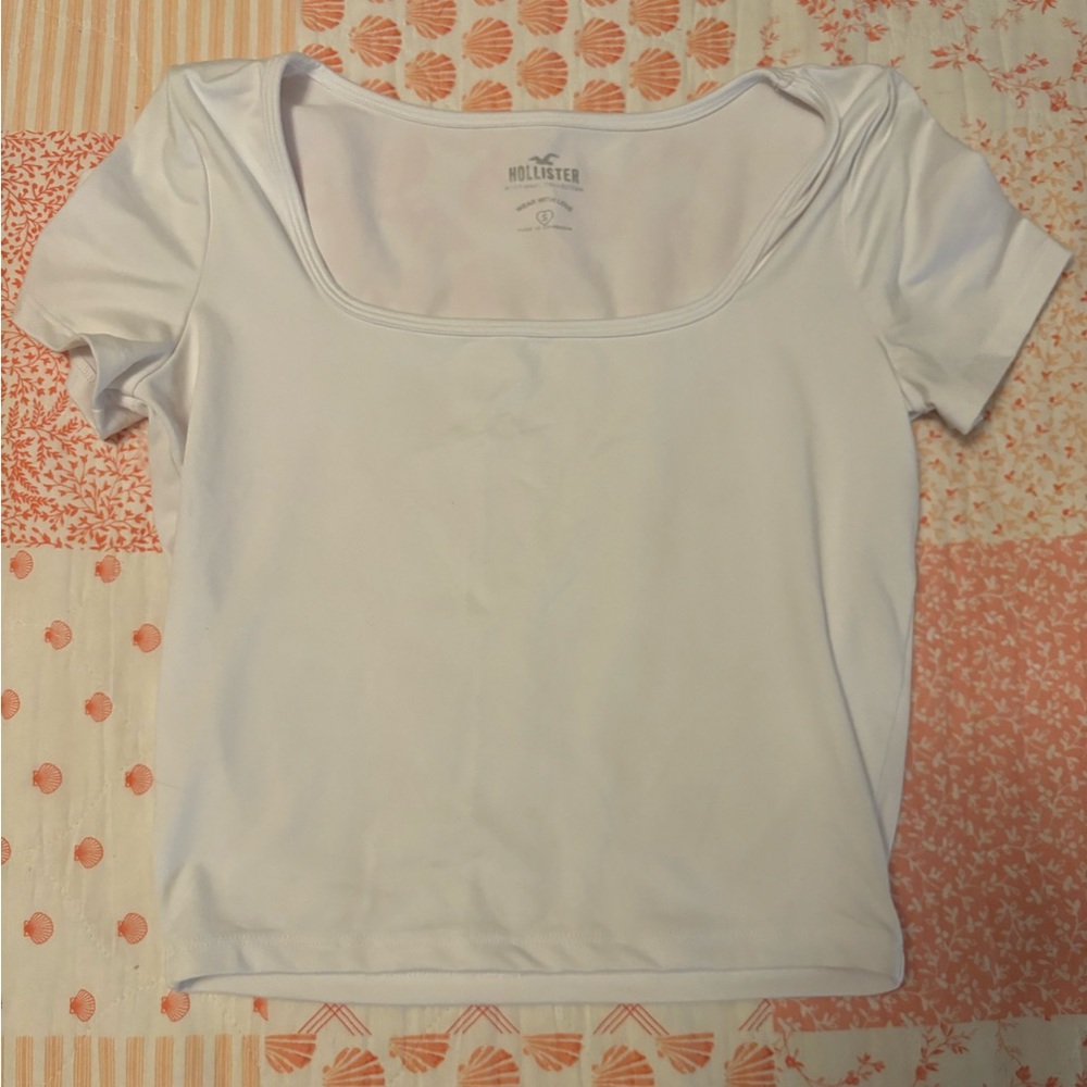 Hollister seamless white crop top, never worn size small